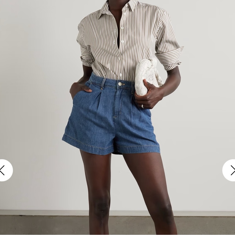 L'AGENCE
Zahari pleated denim shorts size 28